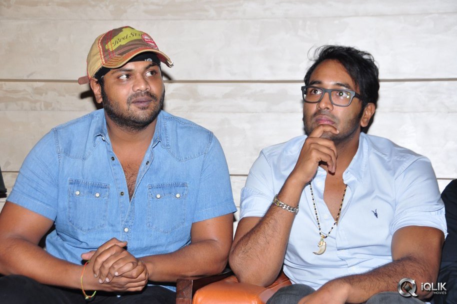 Luckkunnodu-Movie-Team-at-Forum-Sujana-Mall